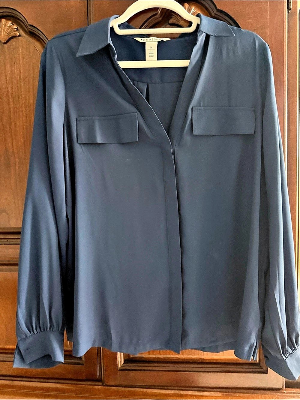WHBM Outlet Long Sleeve Blouse in Navy Blue Size Medium Like New